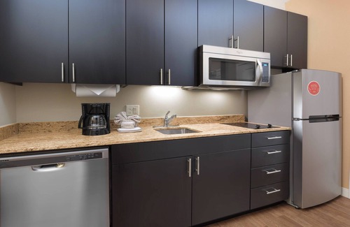 Clute Hotel | TownePlace Suites by Marriott Lake Jackson Clute