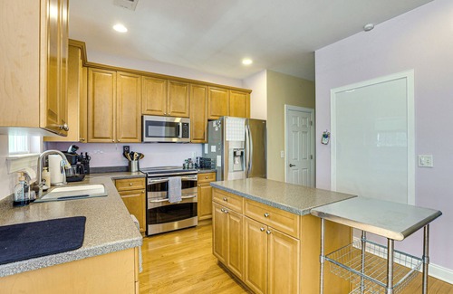 Ladson House | Townhome 3 Mi to Wescott Park & Golf Course!