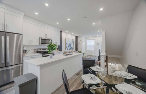Bridgeland House | Townhome w/Free Parking, King Bed & Pet Friendly