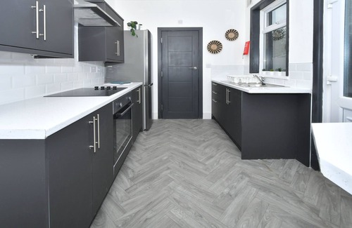 Crewe House | Townhouse @ 202 Walthall St Crewe - Double Room