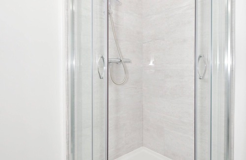 Crewe House | Townhouse @ 86 Brooklyn Street Crewe - Whole 4 Bedroom House