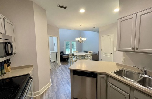 Dothan House | Townhouse close to Medical Centers with Garage