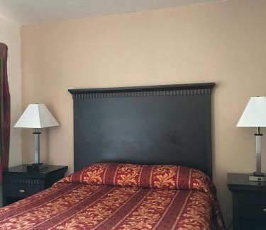 Weed Hotel | Townhouse Motel
