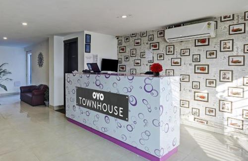 DLF Phase 5 Hotel | Townhouse Tipsyy Near Bestech Central Square Mall