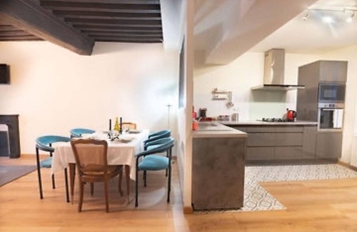 Tournus House | Townhouse with covered interior courtyard