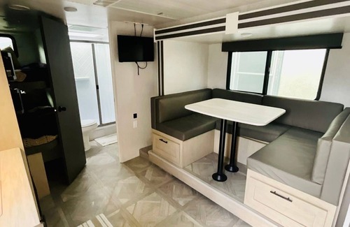 Brentwood House | Toy Hauler Vengence Rouge