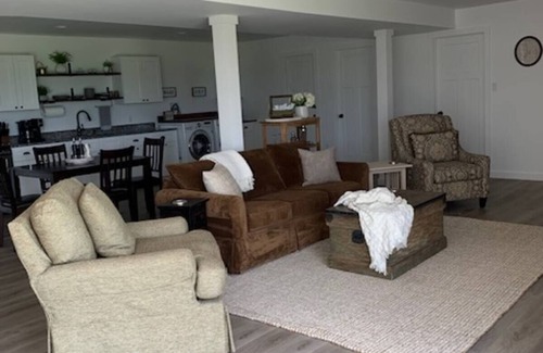 Schuylerville Apartment | Track Season Rental Newly renovated 1 BR apt. on Horse Farm with beautiful views