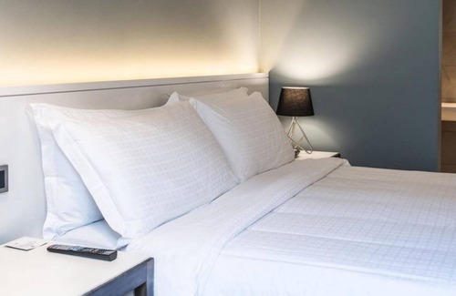 Gigiri Bed & Breakfast | Trademark Hotel, Terrace King Twin Room in Nairobi no005