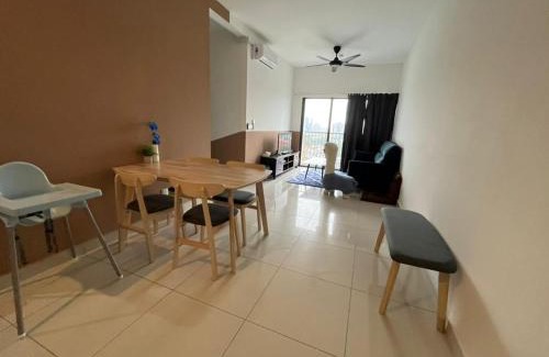 Kampung Bukit Dukong Apartment | Traders Garden , cheras Trader square 3 bedroom Balakong serdang