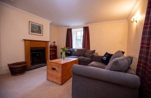 Kemnay House | Traditional and Homely 2BD Cottage in Kemnay
