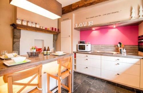 Clavier House | Traditional Cottage with private terrace