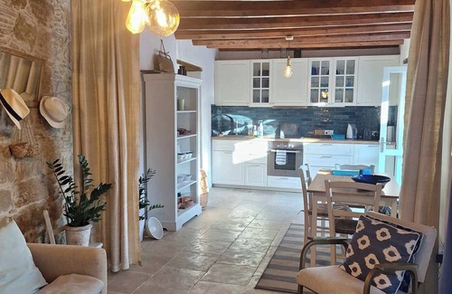 Tochni House | Traditional detached house in the heart of the village
