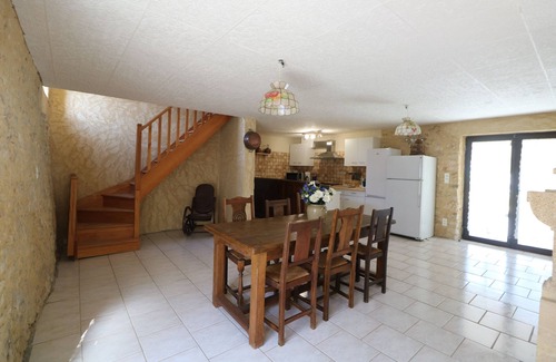 Pays-de-Belves House | Traditional dordogne stone house with private pool set in immaculate coutryside.