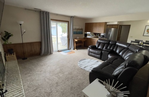 Saint Marys Allen County House | Traditional Ranch house, SW Fort Wayne 3 Bed, 2 Full Bath, Sleeps 7+