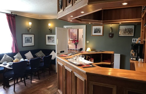 Calvine House | Traditional Scottish Lodge with countryside views
