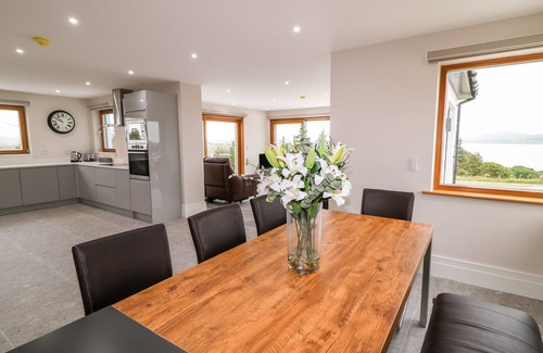 Lettermacaward Cottage | TRAEANNAGH BAY HOUSE, pet friendly in Dungloe, County Donegal