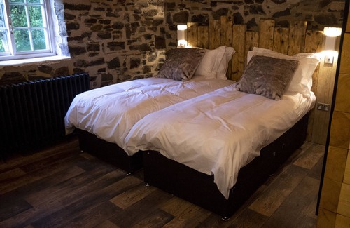 Derbyhaven Cabin | Trail Lodge