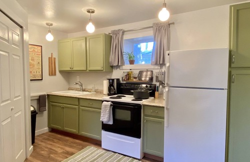 Helena House | Trail Lovers Getaway - walk or bike to downtown