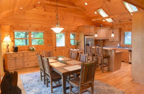 Waynesville Cabin | Trail Ridge View, gorgeous log home with Central Heat/AC, cable HD TV, WiFi, gas fireplace