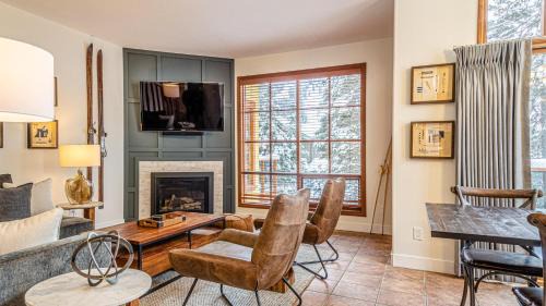 Sun Peaks House | Trails Edge #25 By Bear Country