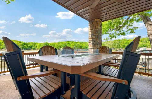 Sunrise Beach House | Trails End Hideaway - Waterfront
