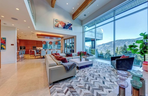 Whistler Creekside Ski Chalet | Trails End Kadenwood, super luxury estate, ski-in/out, hot tub, putting green