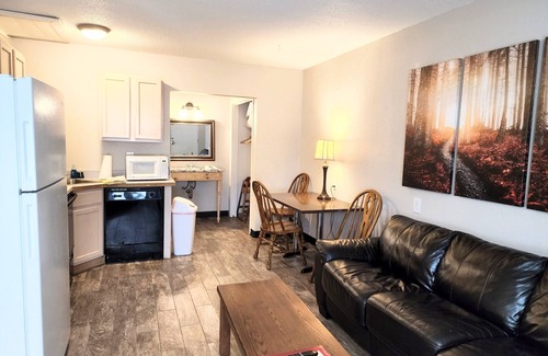 Hill City Hotel | Trails Inn Quadna Mountain Motel & RV