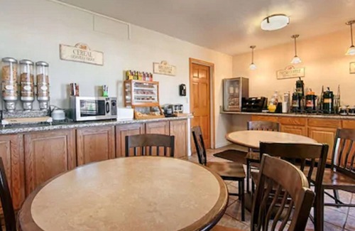 Alturas Hotel | Trailside Inn