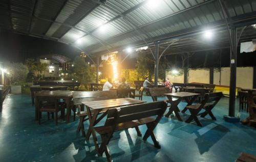 Seeduwa - Katunayake Hotel | Tramonto air port lagoon resort