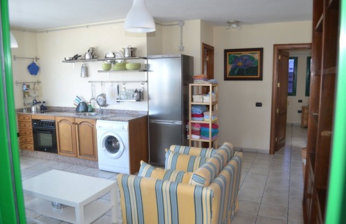Los Cocoteros Apartment | Tranquility with sun and sand