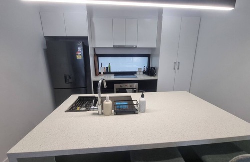 Doncaster East Apartment | Tranquil 2-bedroom apartment in Doncaster East with AC, WiFi