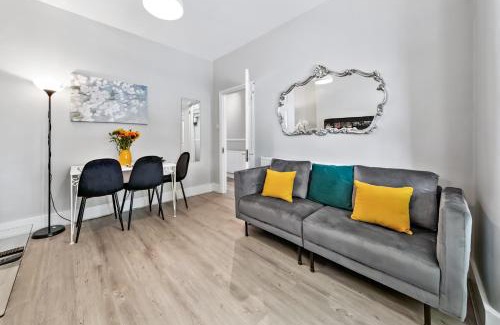 West Ham Villa | Tranquil 2 Bedroom Rose Cottage near Stratford