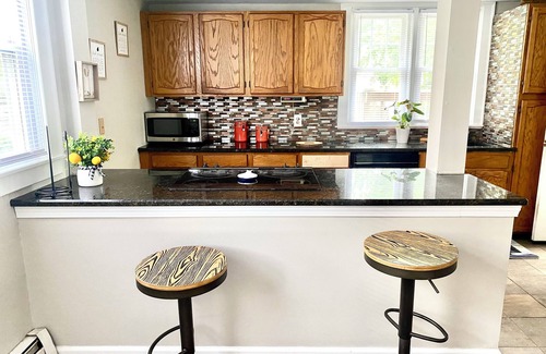 Hartford House | Tranquil 3-bedroom house with additional full-size sofa bed in Hartford