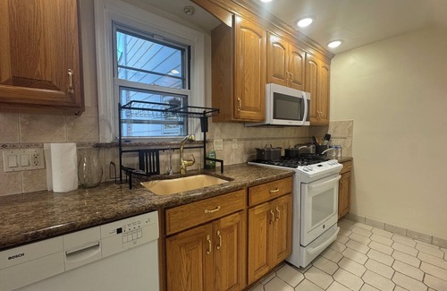 Cheltenham House | Tranquil 4-bedroom house with AC in Elkins Park