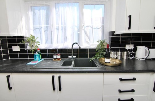Weston on Trent House | Tranquil 4Bed Retreat - 3 Min to M6, 10 Min to Coventry City Centre