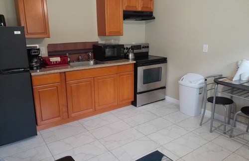 Lucaya Apartment | Tranquil and peaciful vacation get away. Near shopping and entertainment areas