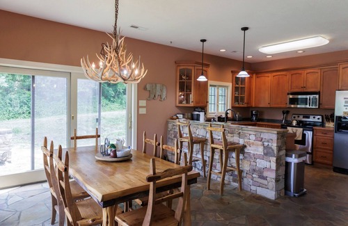 Spottswood House | Tranquil And Secluded Cabin On 326 Acres With Mountain Views ~ AMAZING!