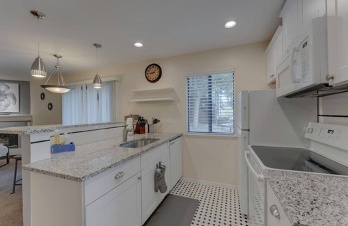 Englewood Apartment | Tranquil Apartment near DTC