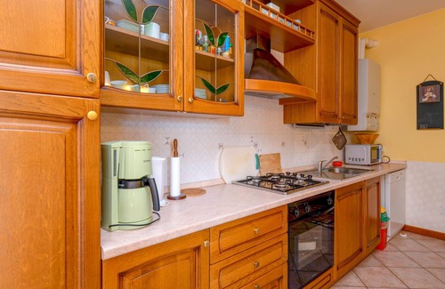Oldesio Apartment | Tranquil Apartment "Sun" with Pool Access, Stunning Views, and Private Terrace