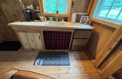 Hockinson Cabin | Tranquil cabin with WiFi in Brush Prairie