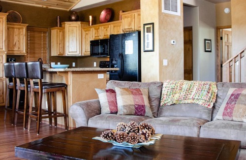 Torreon Cabin | Tranquil Escape at Bella’s Hideaway