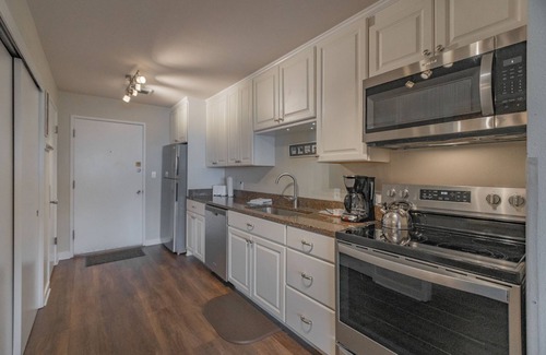 Otter Rock Apartment | Tranquil Forest-View Studio with Kitchen