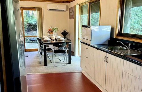Icy Creek Cabin | Tranquil getaway amidst nature in Icy Creek, near Toorongo Falls & Mt Baw Baw.