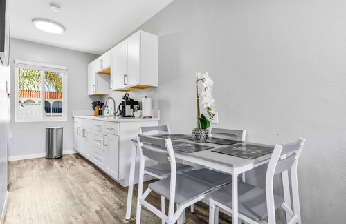 Hillcrest Apartment | Tranquil Haven in Hillcrest: Your San Diego Escape - Sleeps 6