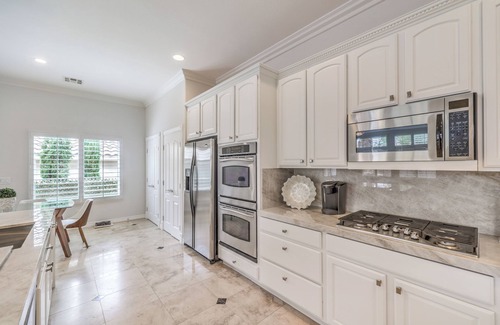 Seven Hills House | Tranquil Henderson Retreat with Pool & Spa!