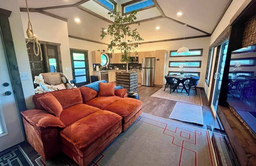 Denniston Cabin | Tranquil Hideaway: Hot Tub, Sauna, Massage Chair