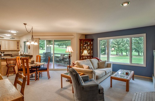 Leavenworth Condo | Tranquil Hideaway with Tee Time Views