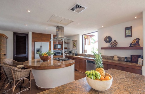Conchas Chinas Villa | Tranquil hillside oasis close to Romantic Zone & Los Muertos Beach