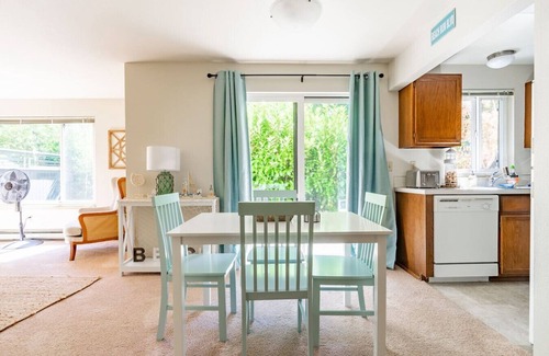 West Seattle Apartment | Tranquil king bed suite near ocean