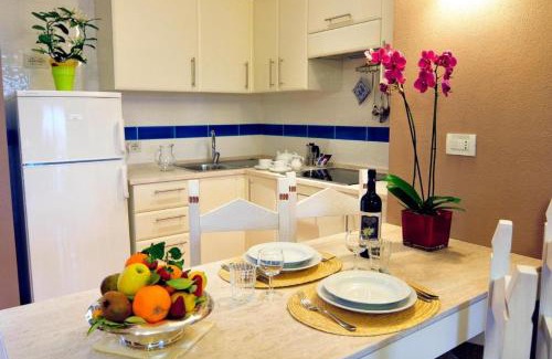 Pula Apartment | Tranquil Lantana Resort 1 Bedroom room apartment sleeps 5